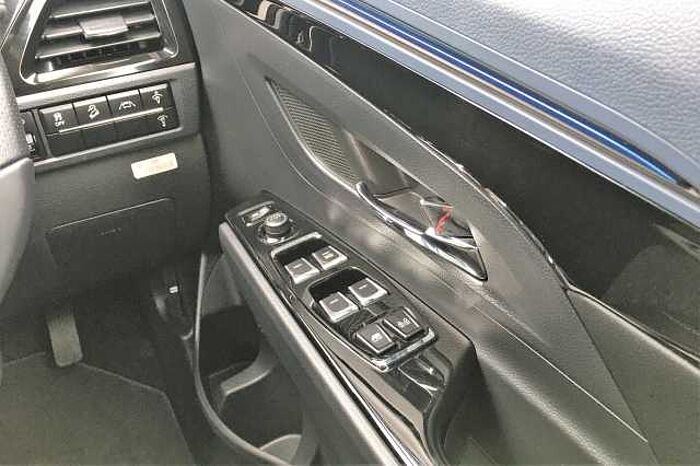 SsangYong Korando 140kW Ventura 61.5kWh 5dr Auto 